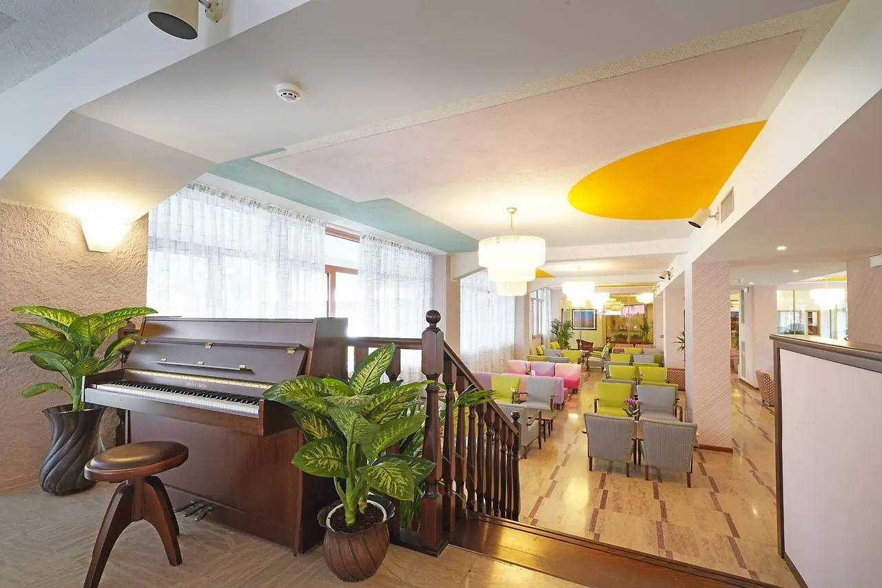 Hotel La Perla - Bike Hotel Garde