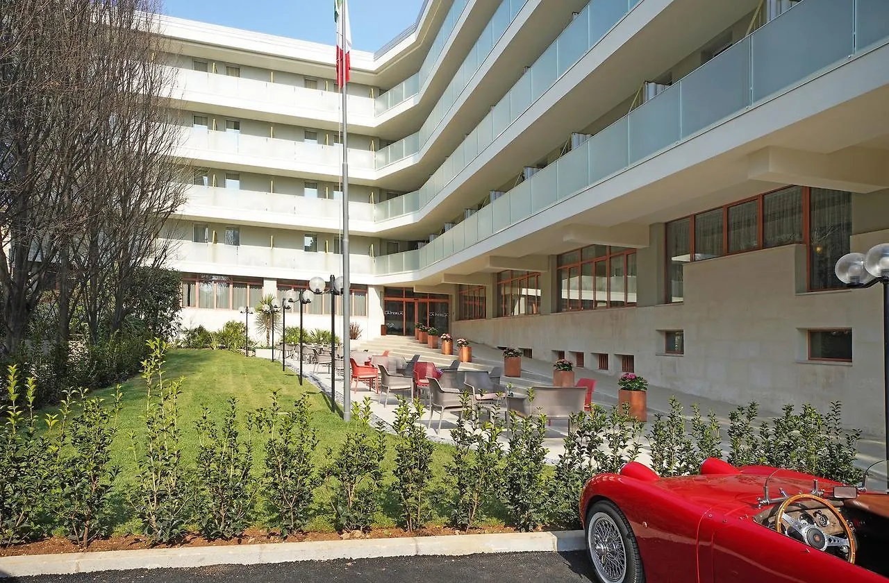 Hotel La Perla - Bike Hotel Garde