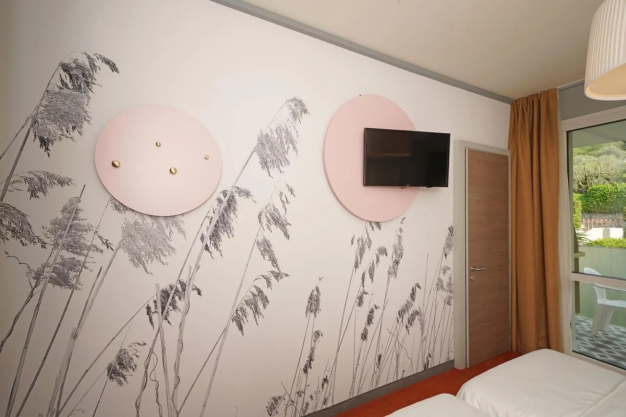Hotel La Perla - Bike Hotel Garde