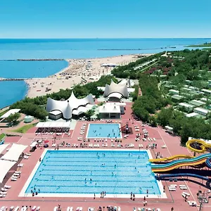 5* Vakantiepark Isamar Village