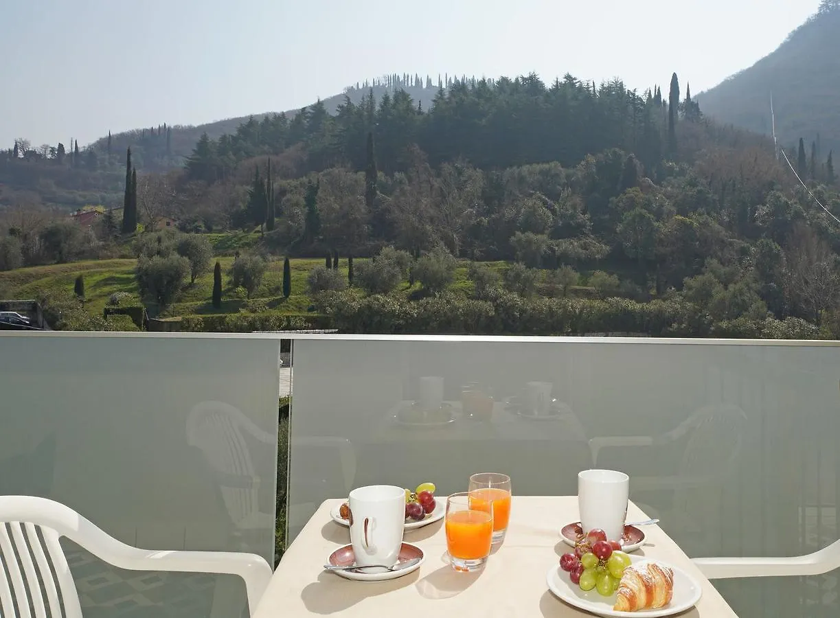 Hotel La Perla - Bike Hotel Garda  Italy