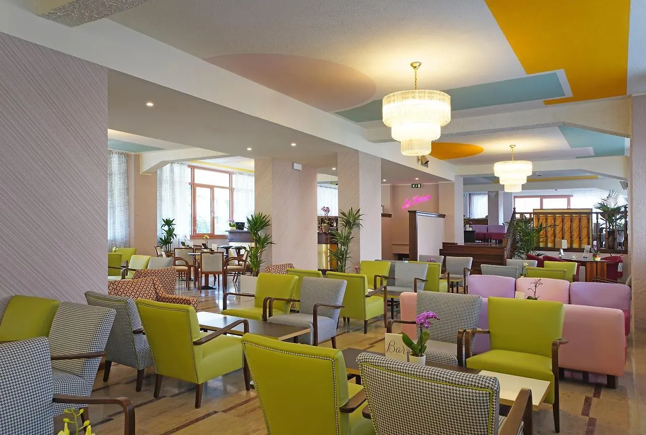 ***  Hotel La Perla - Bike Hotel Garda  Italy