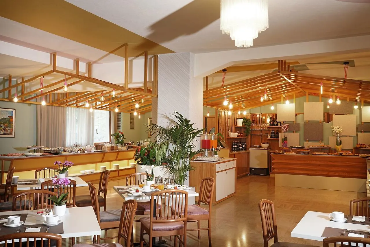 Hotel La Perla - Bike Hotel Garda  Italy