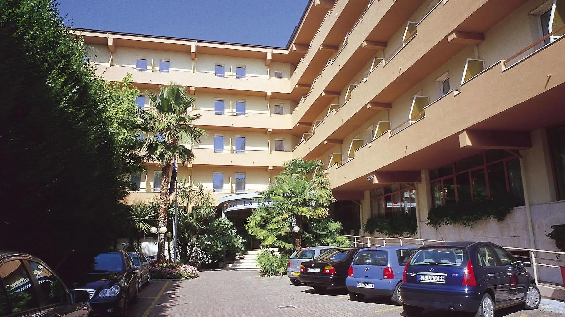 Hotel La Perla - Bike Hotel Garda  Garda (Verona)