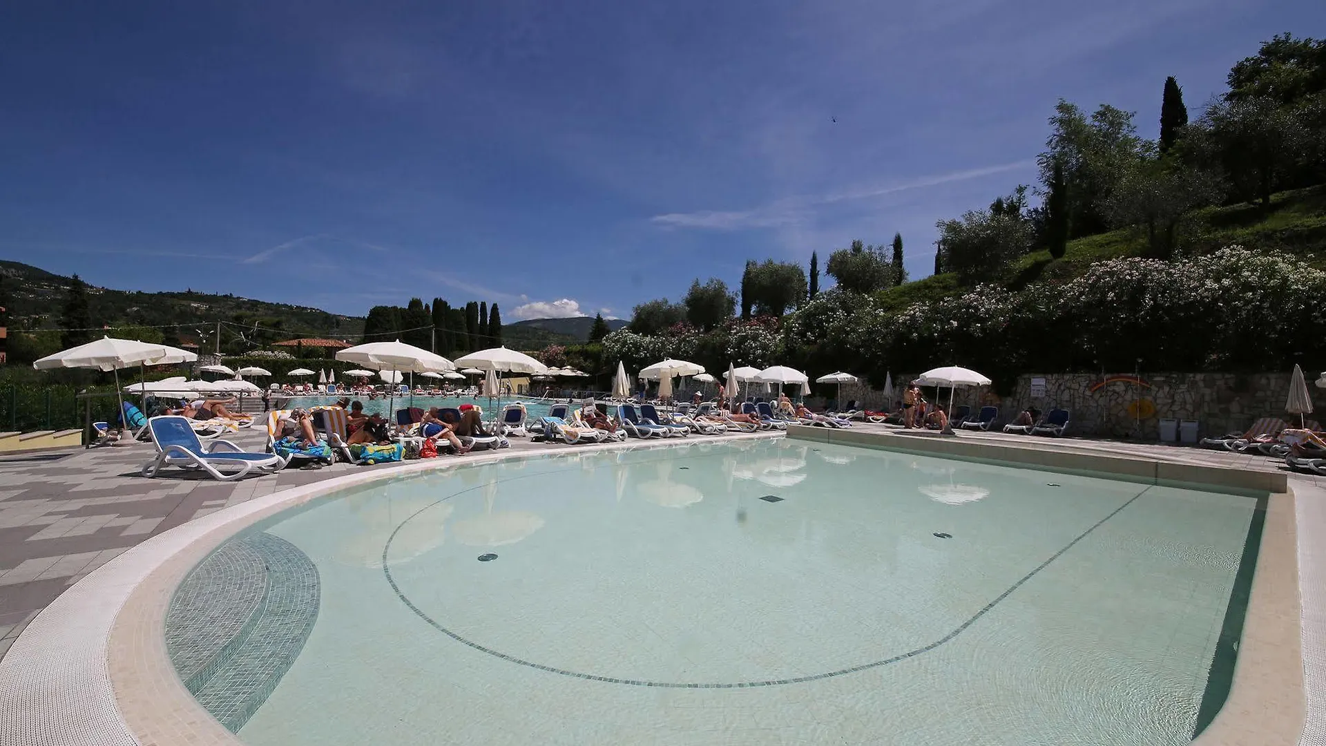 Hotel La Perla - Bike Hotel Garda   Garda (Verona)