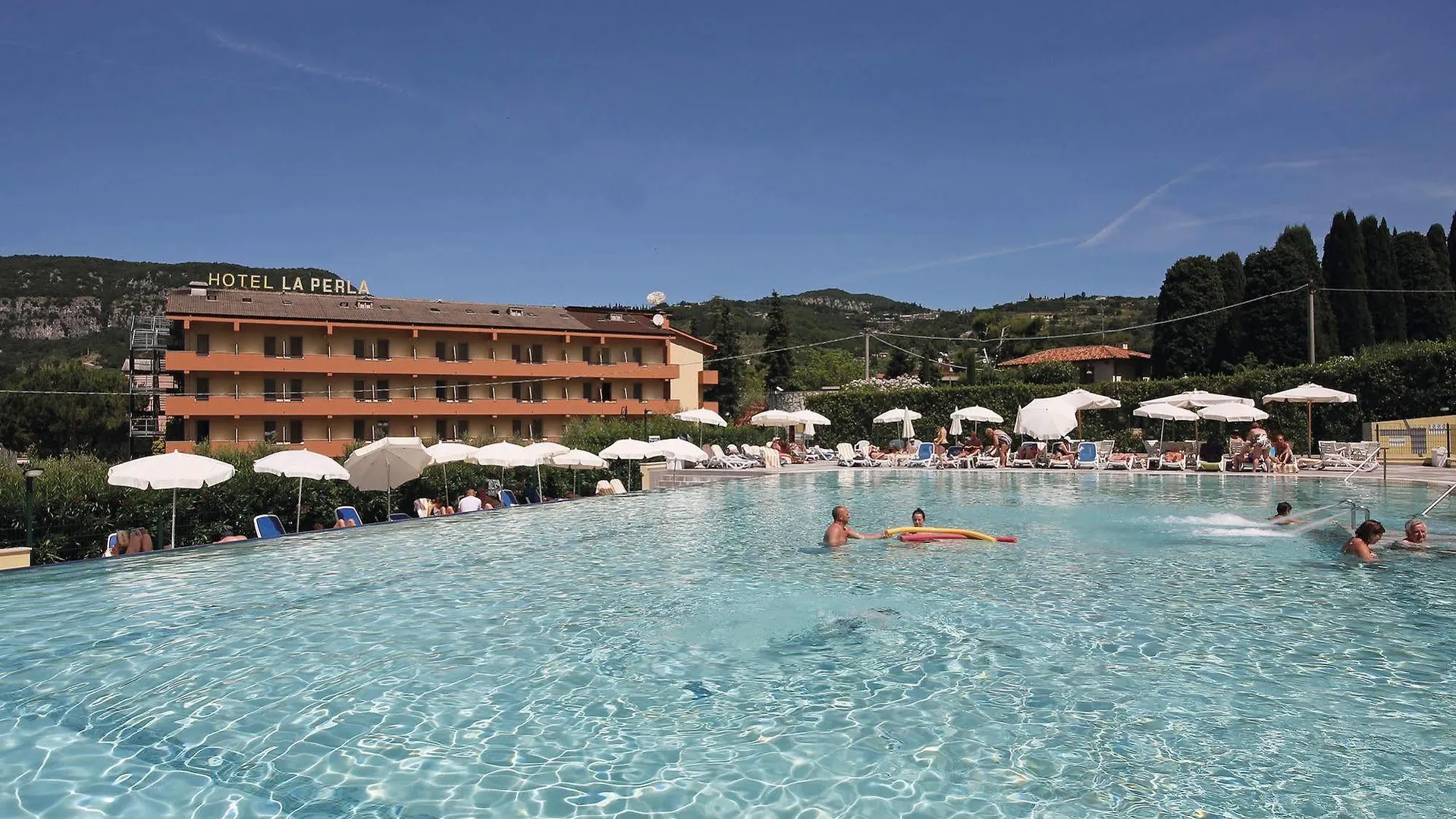 Hotel La Perla - Bike Hotel Garda  3*, Garda (Verona) Italy